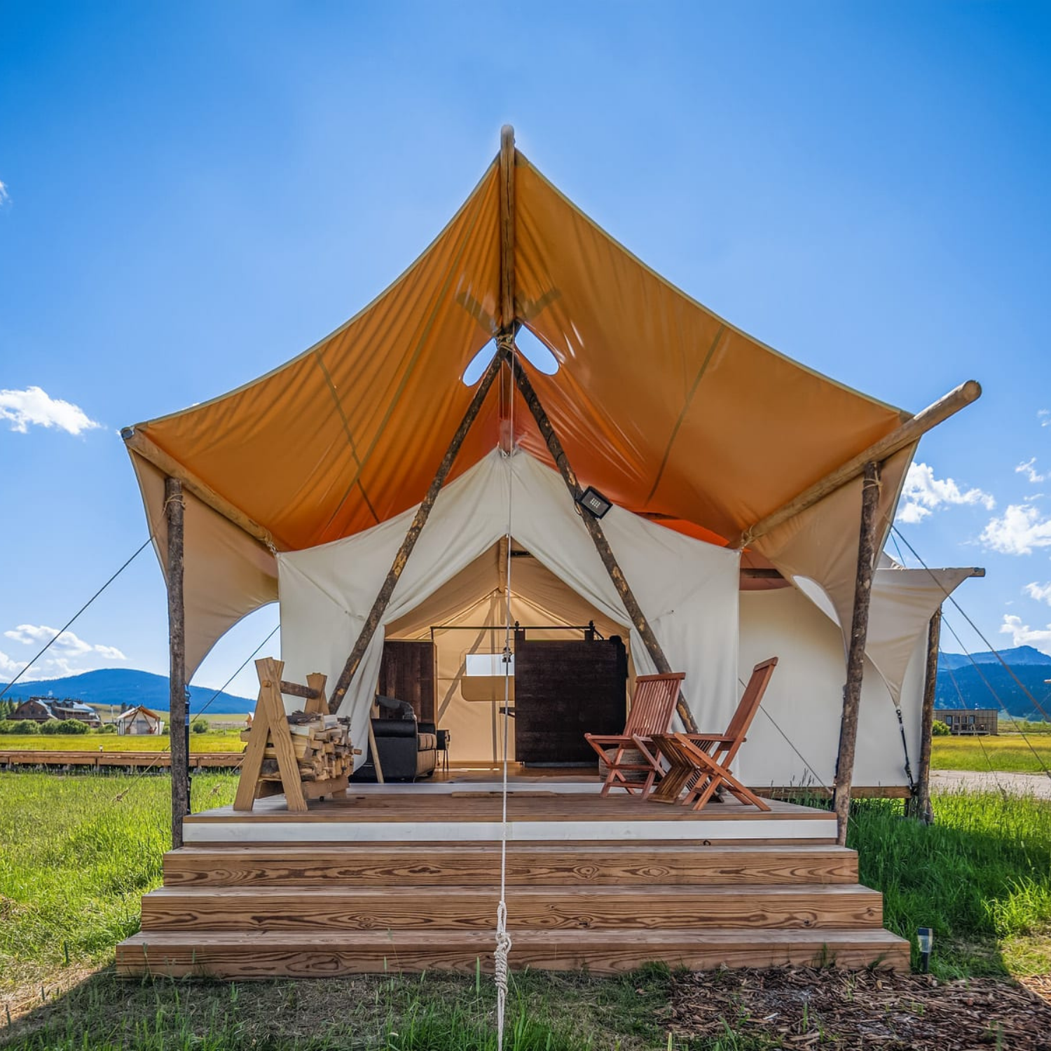 West camp. Вест Кэмп Крым глэмпинг. Кемпинг Йеллоустоун. Yellowstone Tent Camp. West Camp лагерь.